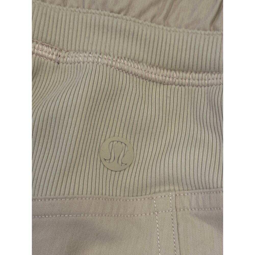 Lululemon Dance Studio High Rise Shorts 3.5" Size 6 Tan - Picture 7 of 9